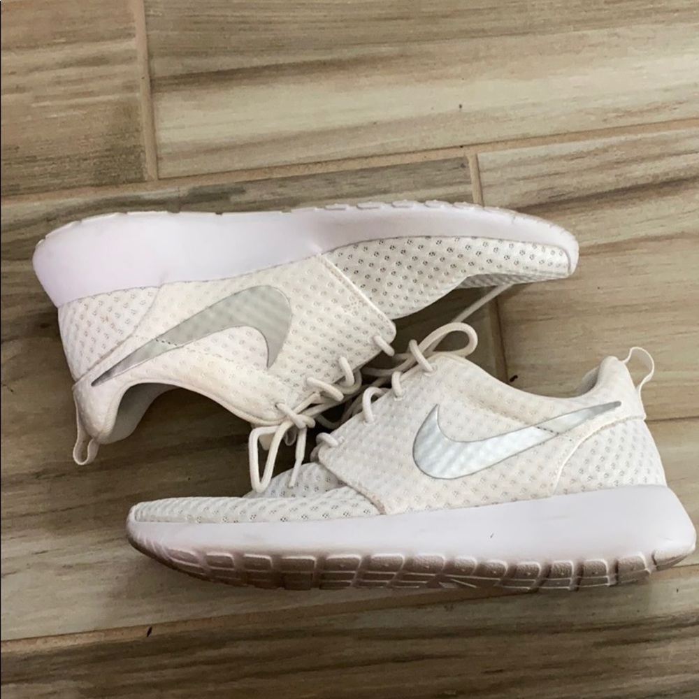 White Nike Roshes